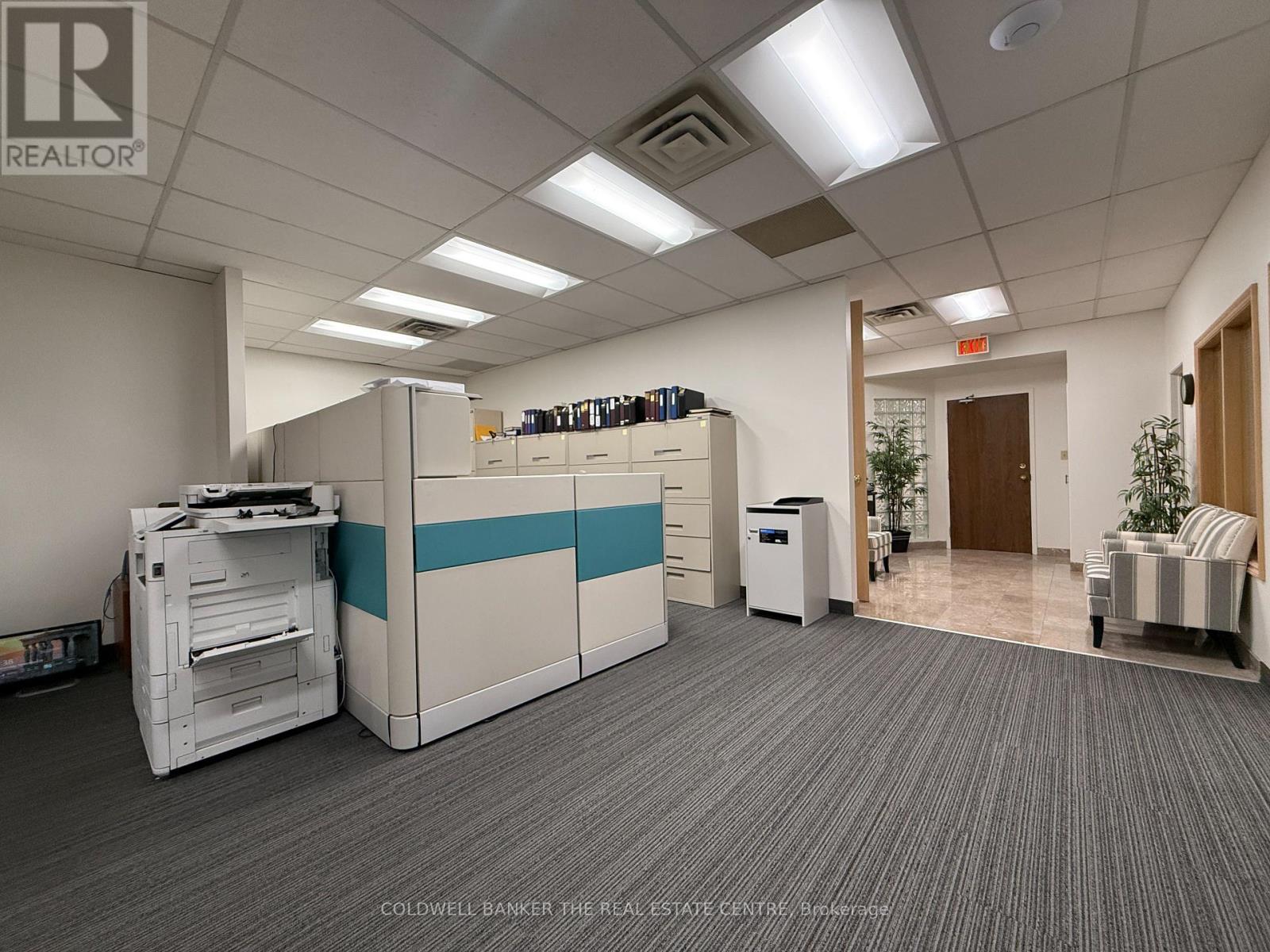 303 - 390 Davis Drive, Newmarket, Ontario L3Y 7T8 - Photo 17 - N12584496