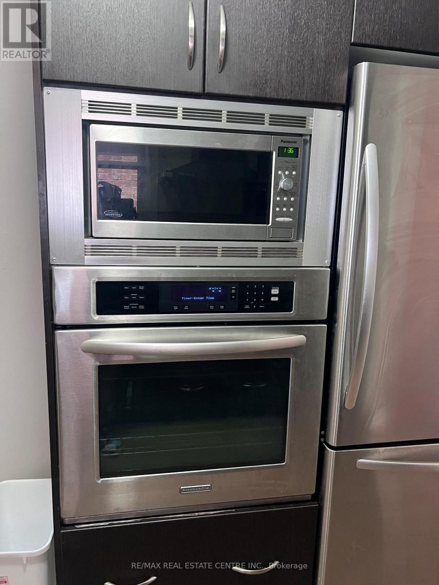 4358 Bacchus Crescent, Mississauga, Ontario  L4W 2Y3 - Photo 9 - W12424840