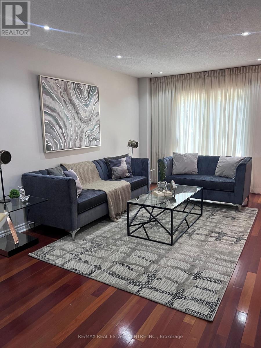 4358 Bacchus Crescent, Mississauga, Ontario  L4W 2Y3 - Photo 2 - W12424840