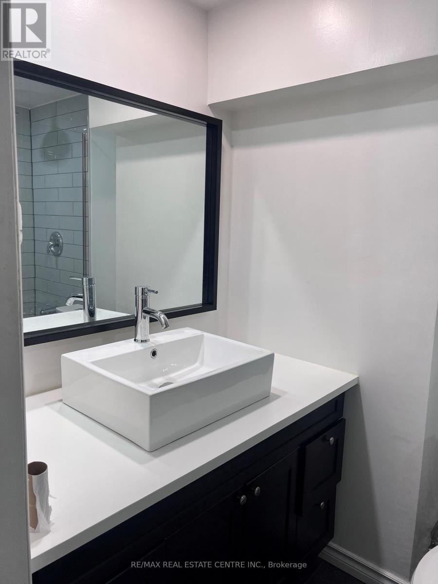 4358 Bacchus Crescent, Mississauga, Ontario  L4W 2Y3 - Photo 21 - W12424840