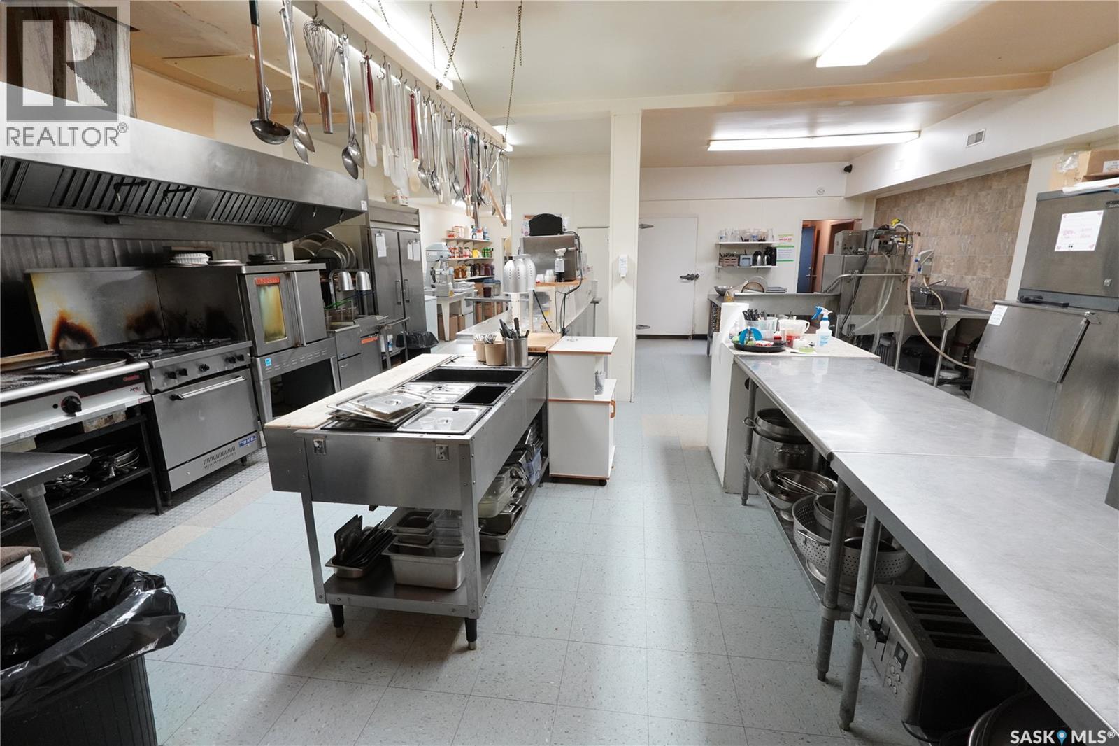 408 Main Street, Gravelbourg, Saskatchewan  S0H 1X0 - Photo 16 - SK024864