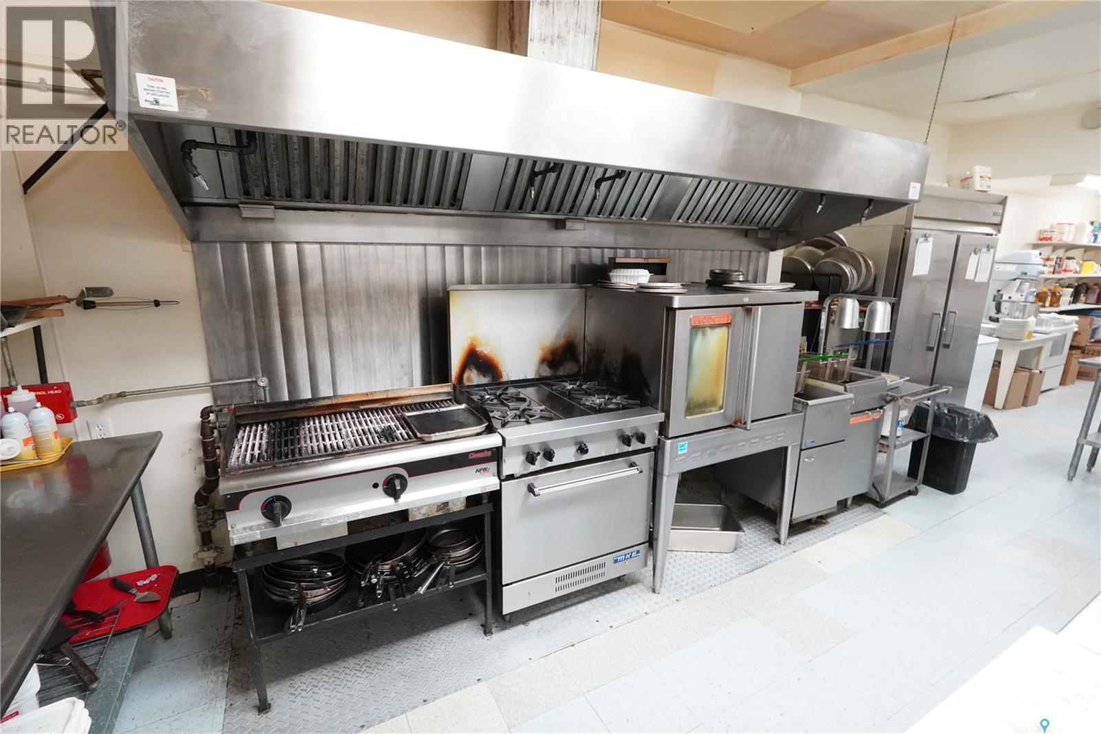 408 Main Street, Gravelbourg, Saskatchewan  S0H 1X0 - Photo 17 - SK024864