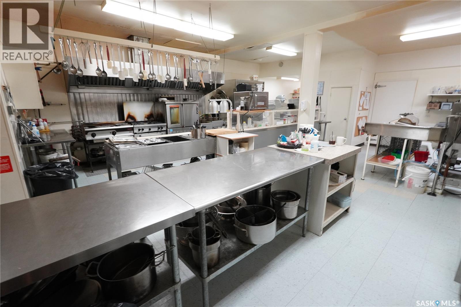 408 Main Street, Gravelbourg, Saskatchewan  S0H 1X0 - Photo 21 - SK024864