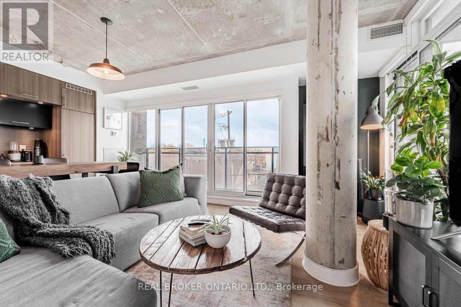 213 - 205 MANNING AVENUE, Toronto, Ontario