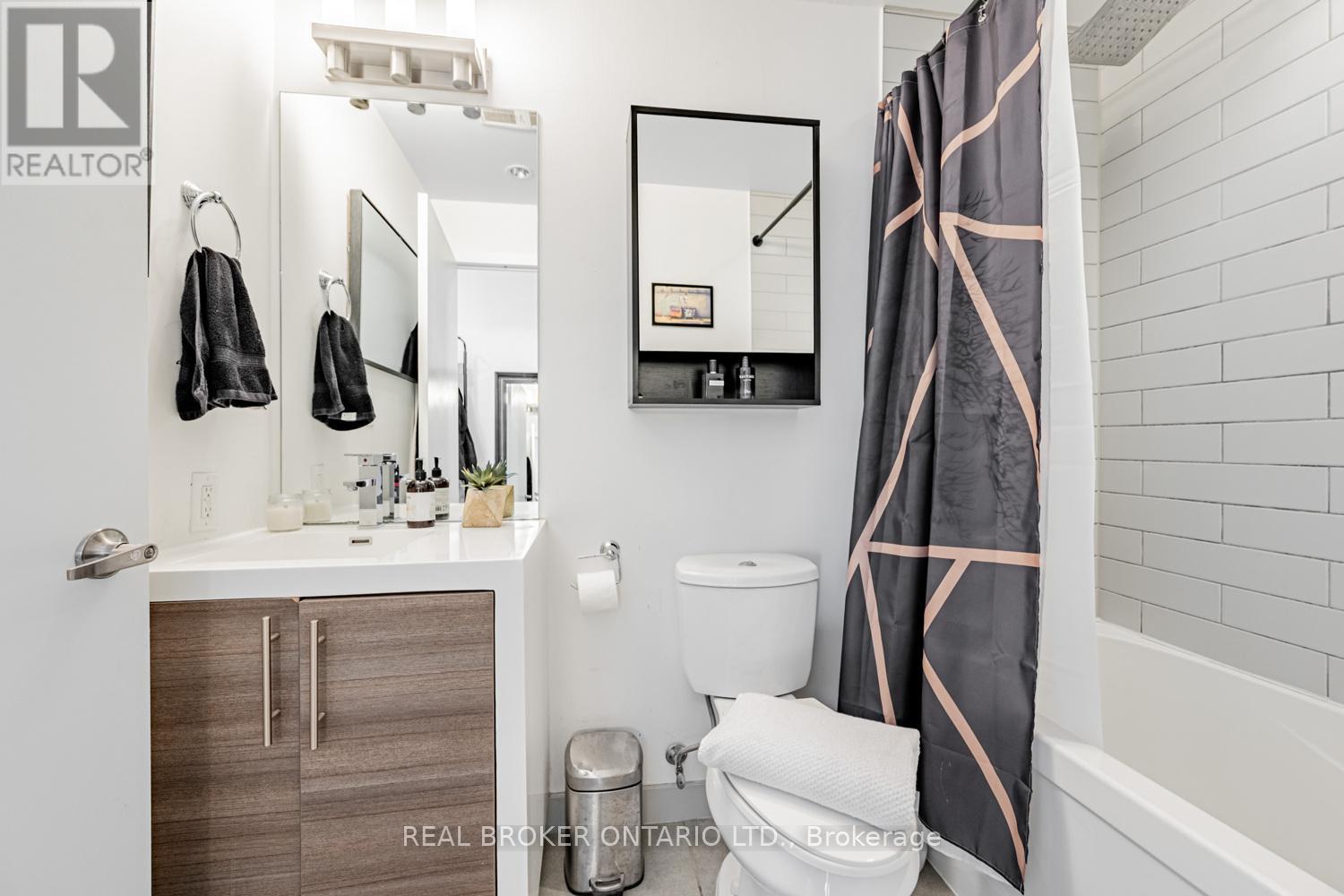 213 - 205 Manning Avenue, Toronto, Ontario  M6J 1V5 - Photo 18 - C12584736