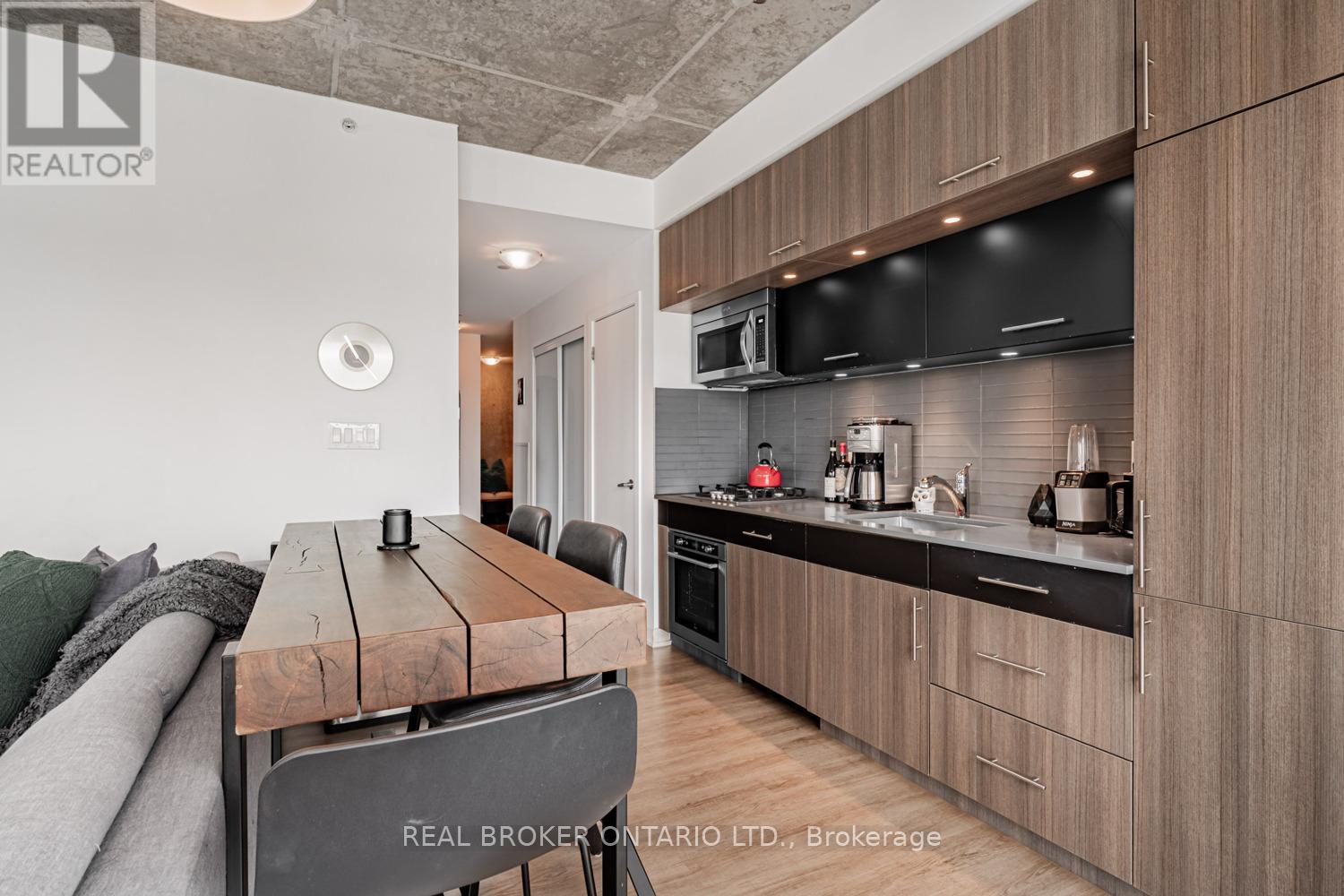 213 - 205 Manning Avenue, Toronto, Ontario  M6J 1V5 - Photo 2 - C12584736