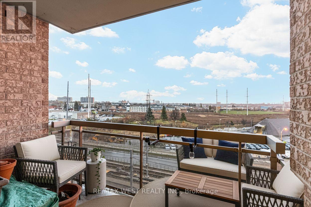 709 - 1720 Eglinton Avenue E, Toronto, Ontario  M4A 2X8 - Photo 17 - C12584770