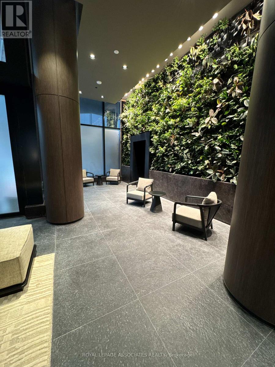 1711 - 110 Broadway Avenue, Toronto, Ontario  M4P 1V7 - Photo 16 - C12584772