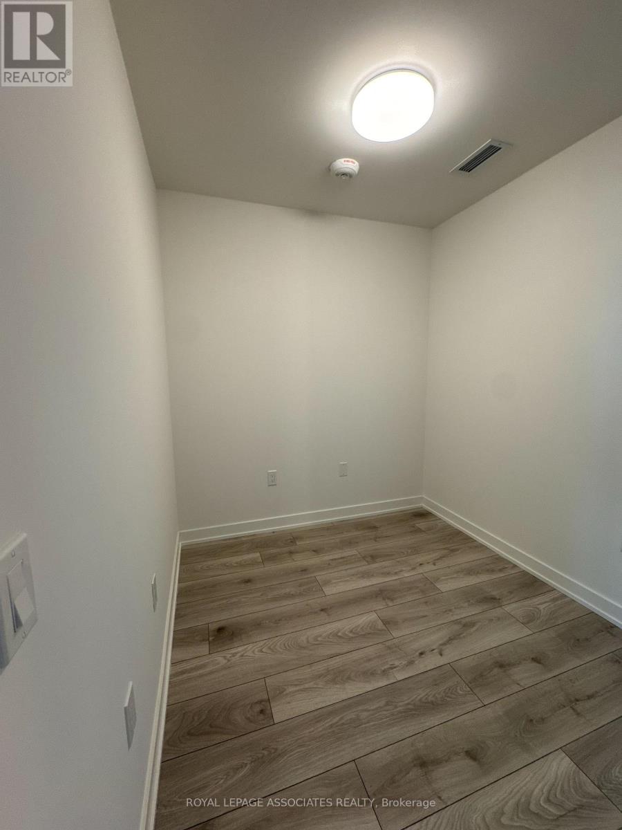 1711 - 110 Broadway Avenue, Toronto, Ontario  M4P 1V7 - Photo 8 - C12584772