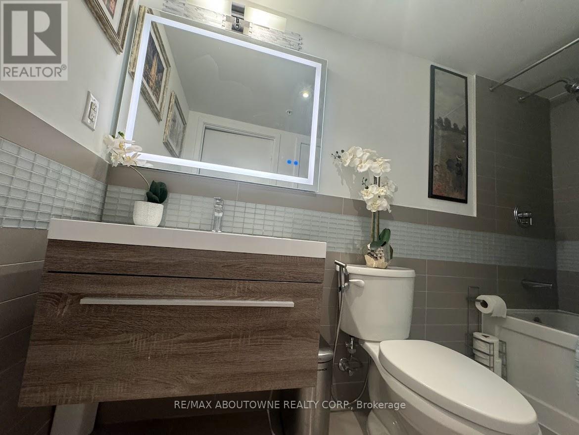 217 - 295 Adelaide Street W, Toronto, Ontario  M5V 0L4 - Photo 10 - C12584854