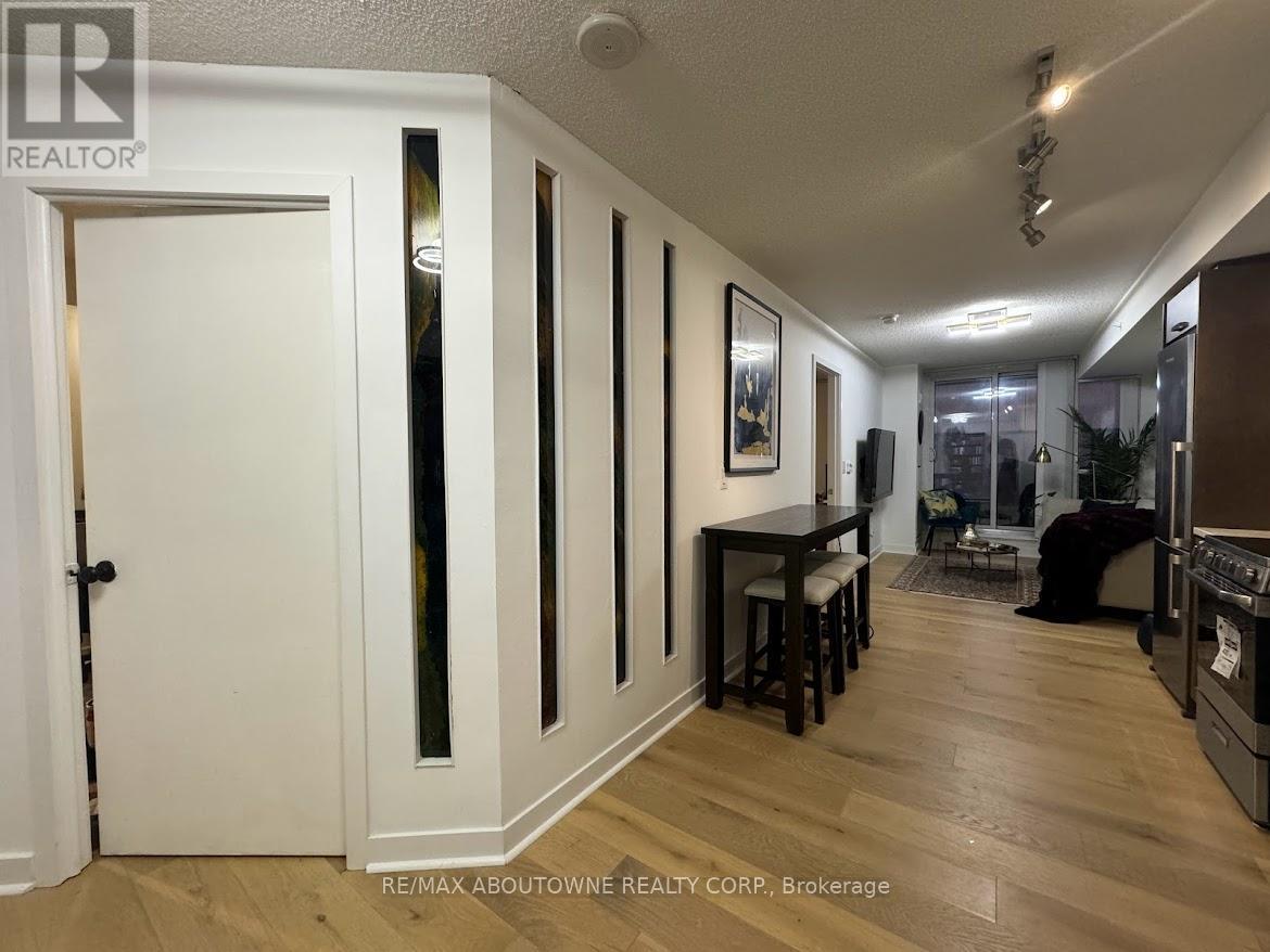 217 - 295 Adelaide Street W, Toronto, Ontario  M5V 0L4 - Photo 4 - C12584854