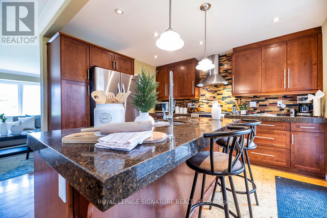 40 Cobham Crescent, Toronto, Ontario  M4A 1V6 - Photo 10 - C12584858