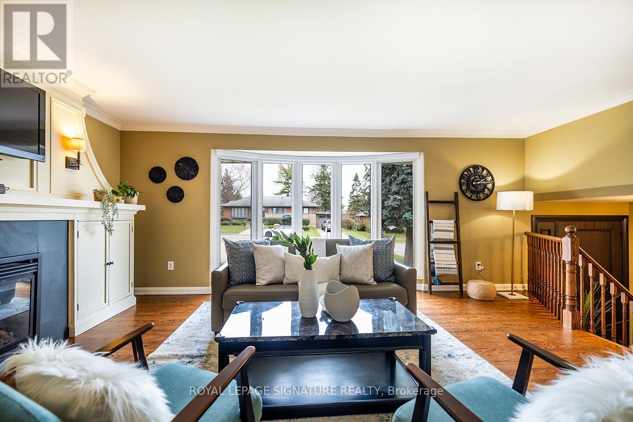 40 Cobham Crescent, Toronto, Ontario  M4A 1V6 - Photo 6 - C12584858