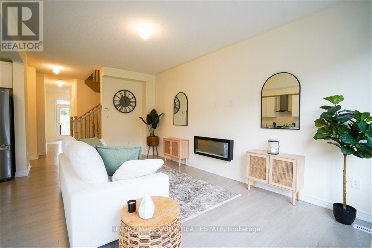 20 Littlewood Drive, Whitby, Ontario  L1P 0H4 - Photo 10 - E12584844