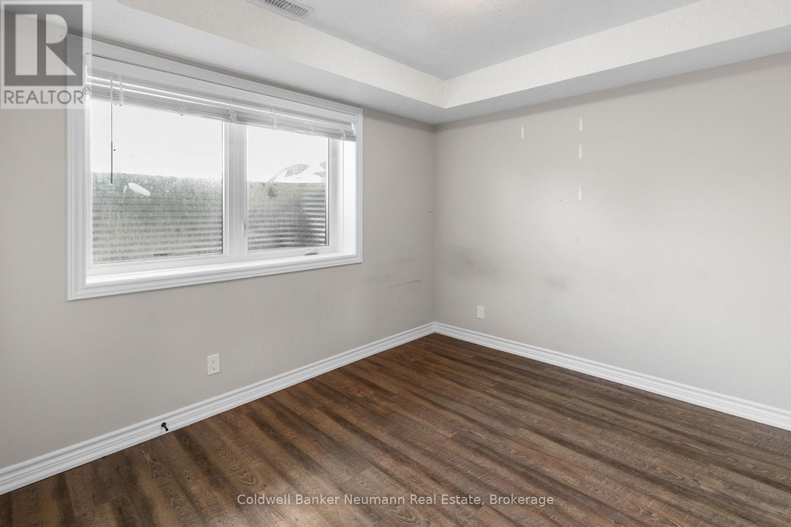 23 - 235 Chapel Hill Drive, Kitchener, Ontario N2R 0S4 - Photo 10 - X12584954