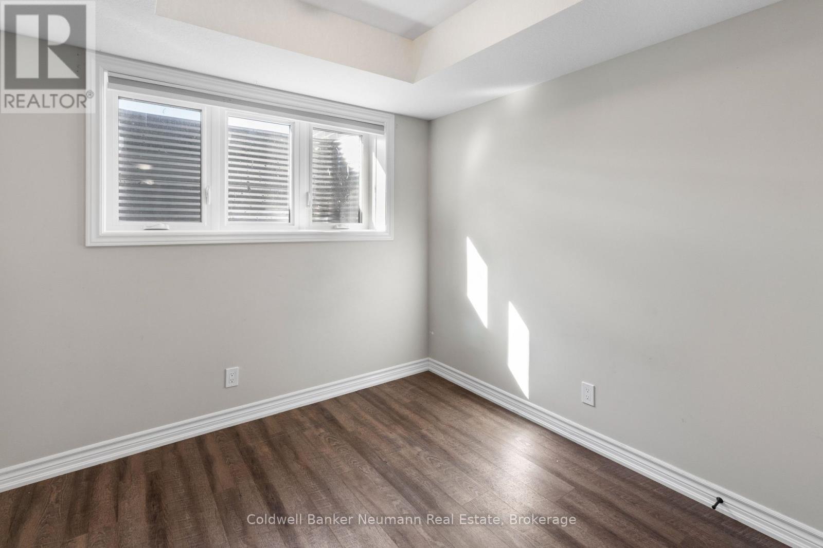 23 - 235 Chapel Hill Drive, Kitchener, Ontario N2R 0S4 - Photo 16 - X12584954