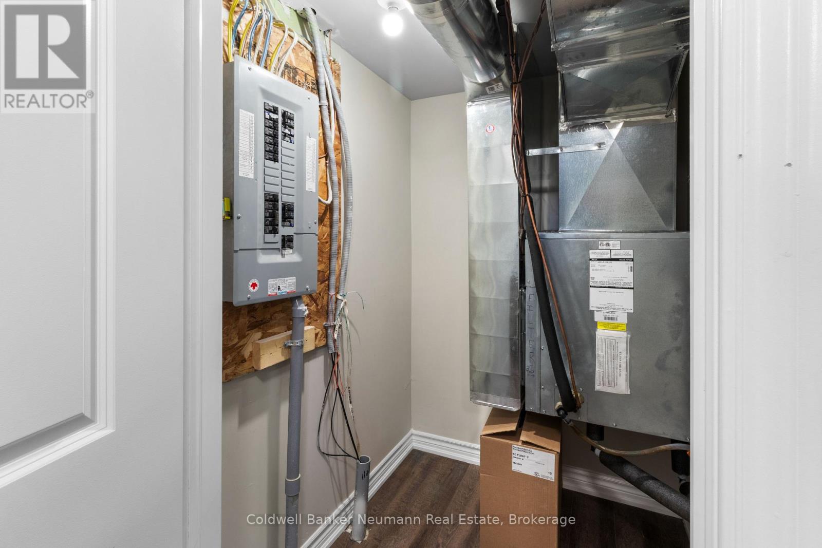 23 - 235 Chapel Hill Drive, Kitchener, Ontario N2R 0S4 - Photo 19 - X12584954