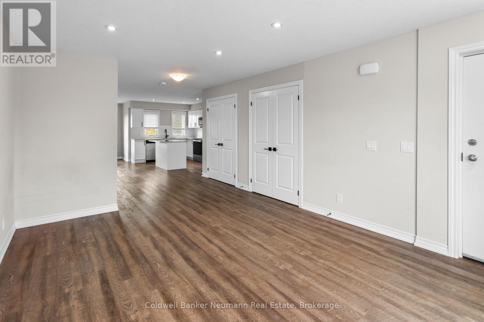 23 - 235 Chapel Hill Drive, Kitchener, Ontario N2R 0S4 - Photo 3 - X12584954