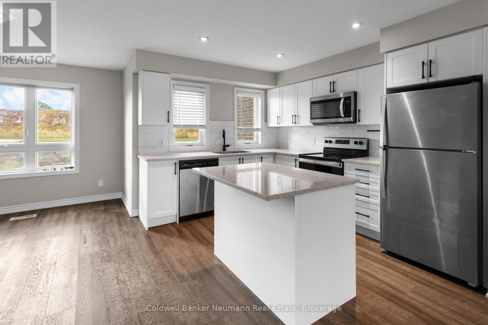 23 - 235 Chapel Hill Drive, Kitchener, Ontario N2R 0S4 - Photo 5 - X12584954