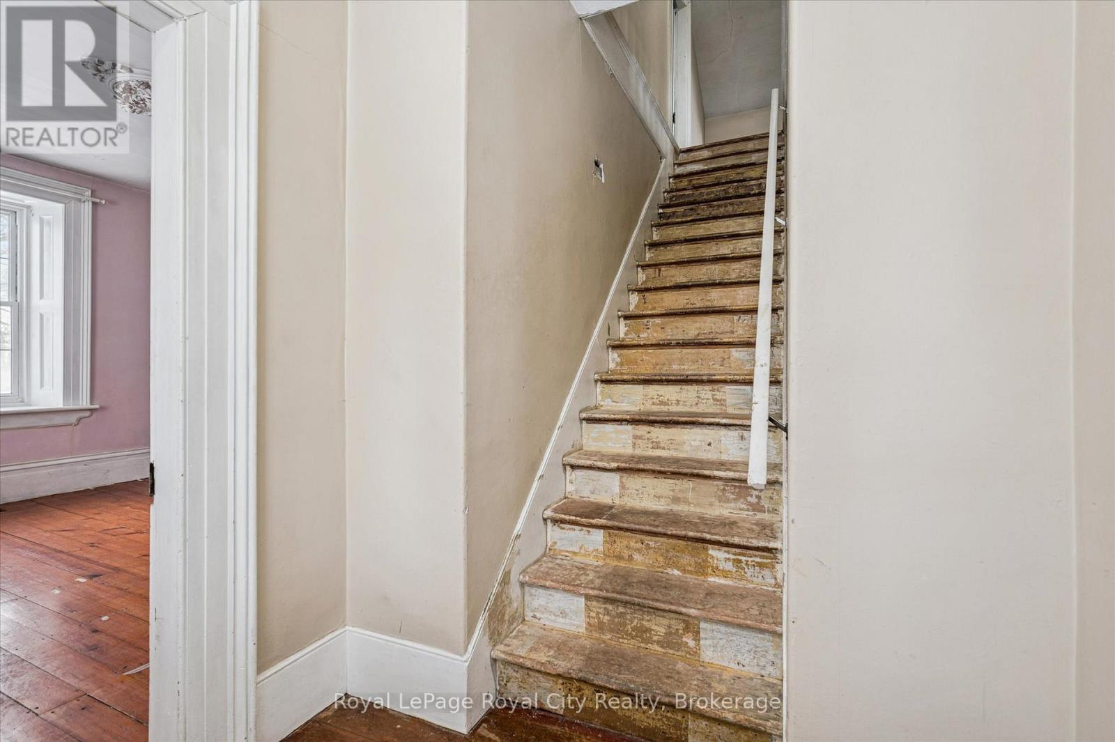 5877 Highway 6 Road N, Centre Wellington, Ontario  N1H 6J2 - Photo 19 - X12584998