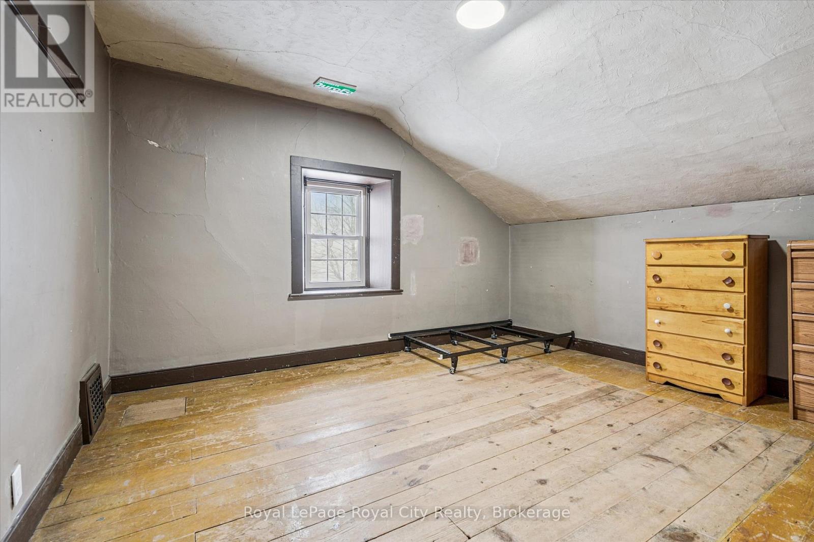 5877 Highway 6 Road N, Centre Wellington, Ontario  N1H 6J2 - Photo 21 - X12584998