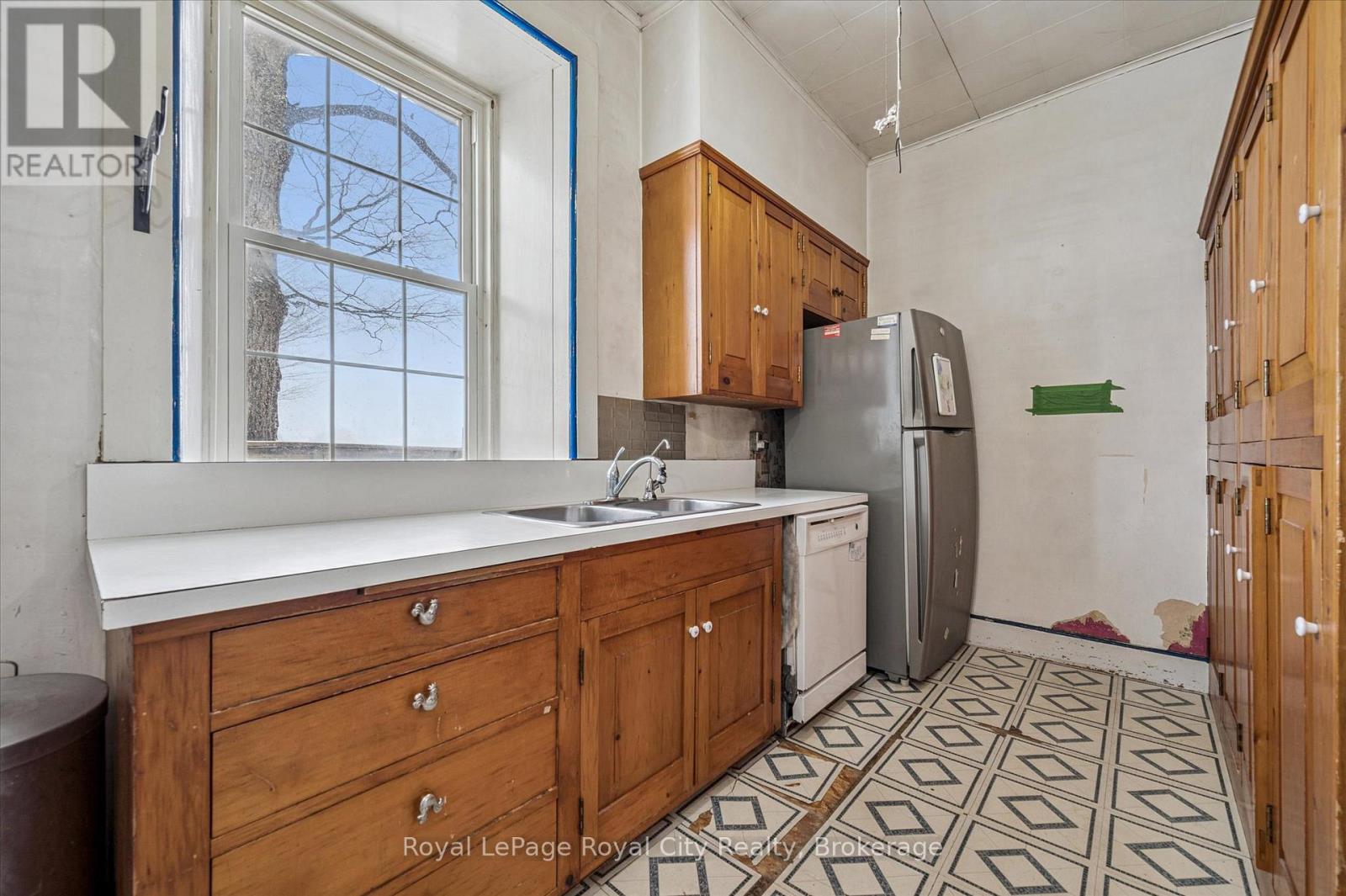 5877 Highway 6 Road N, Centre Wellington, Ontario  N1H 6J2 - Photo 9 - X12584998