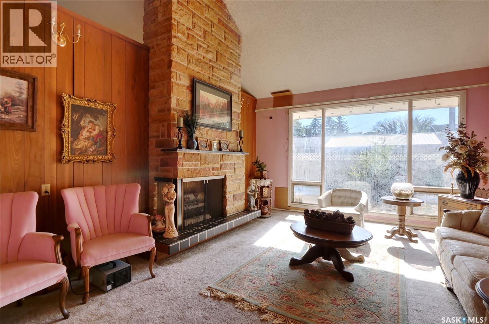 1211 Gordon Road, Moose Jaw, Saskatchewan  S6H 3E3 - Photo 5 - SK021286