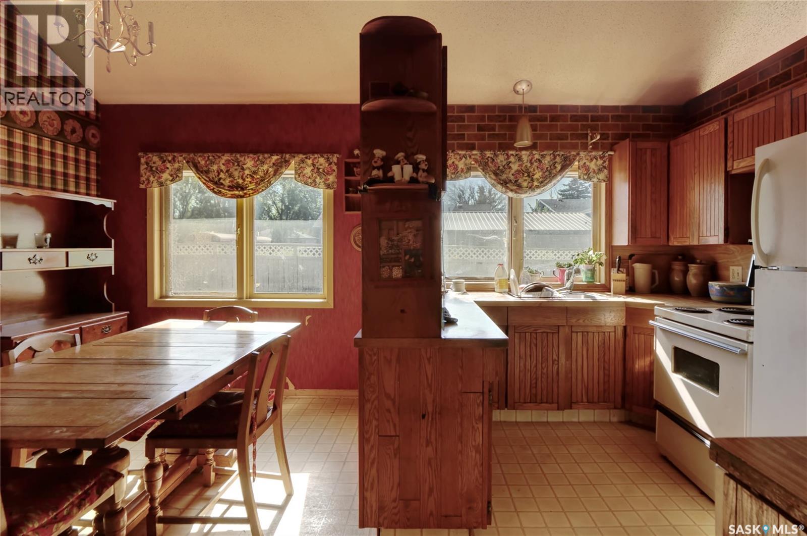 1211 Gordon Road, Moose Jaw, Saskatchewan  S6H 3E3 - Photo 9 - SK021286