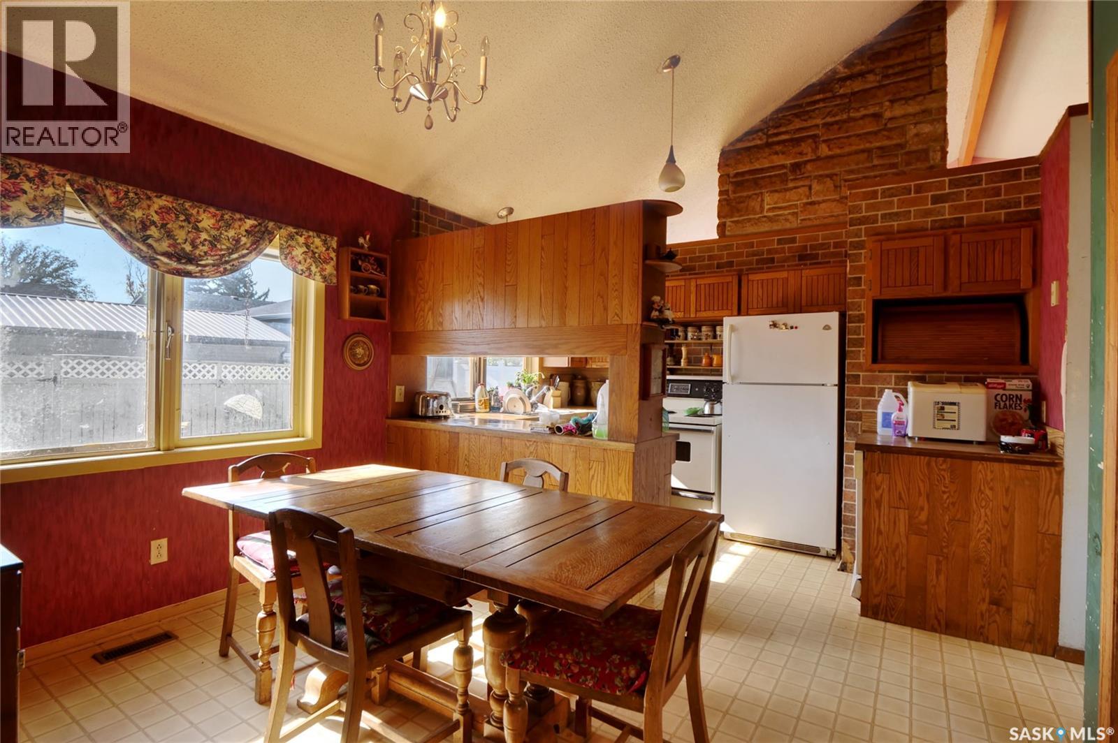 1211 Gordon Road, Moose Jaw, Saskatchewan  S6H 3E3 - Photo 7 - SK021286