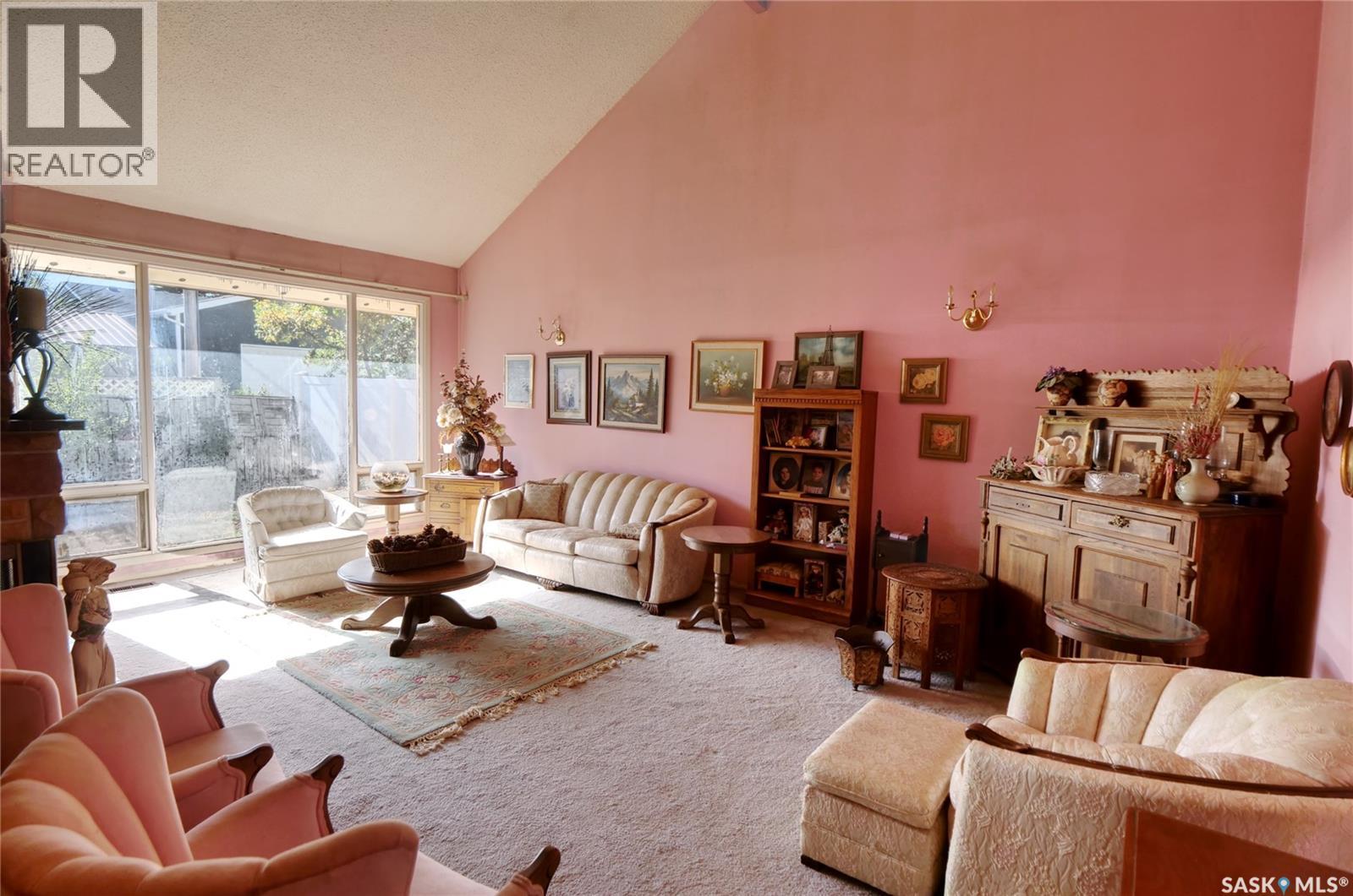 1211 Gordon Road, Moose Jaw, Saskatchewan  S6H 3E3 - Photo 4 - SK021286