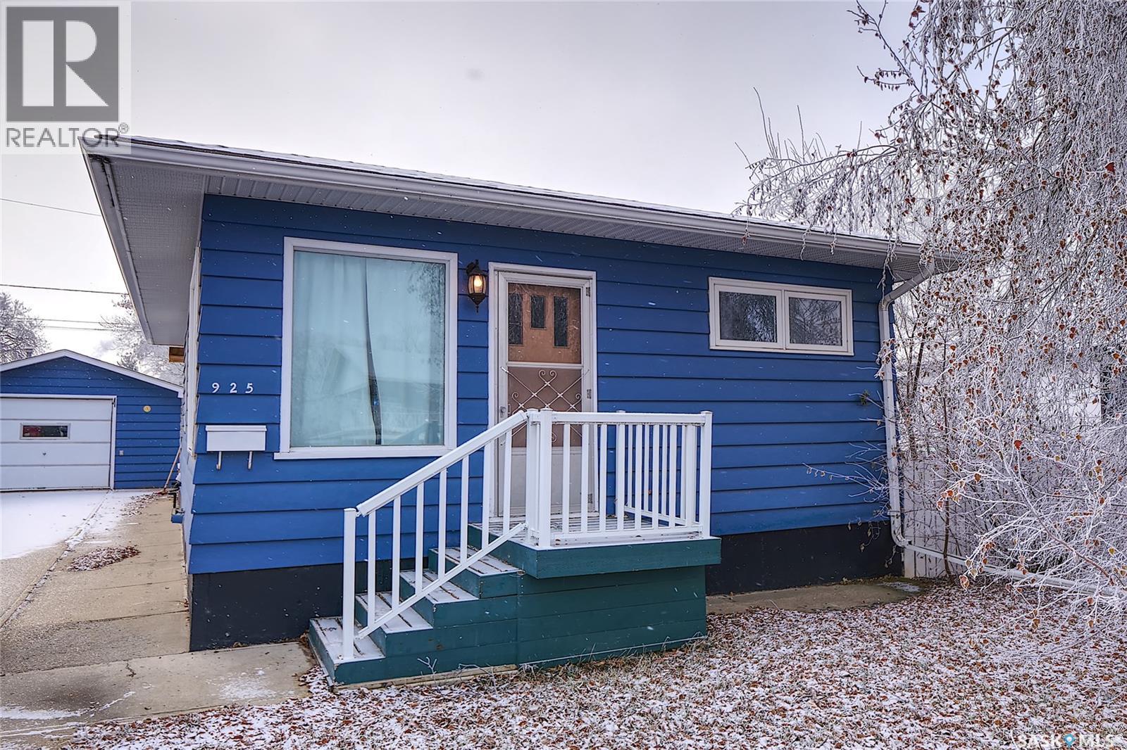 925 Hall STREET W, moose jaw, Saskatchewan