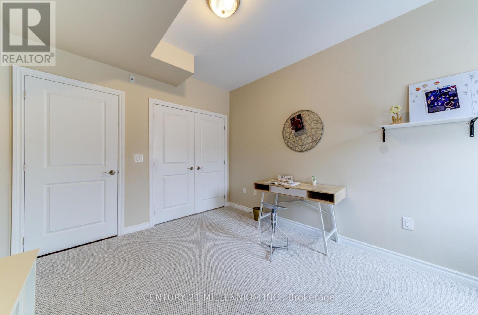 208 - 19a Yonge Street N, Springwater, Ontario  L0L 1P0 - Photo 10 - S12584760