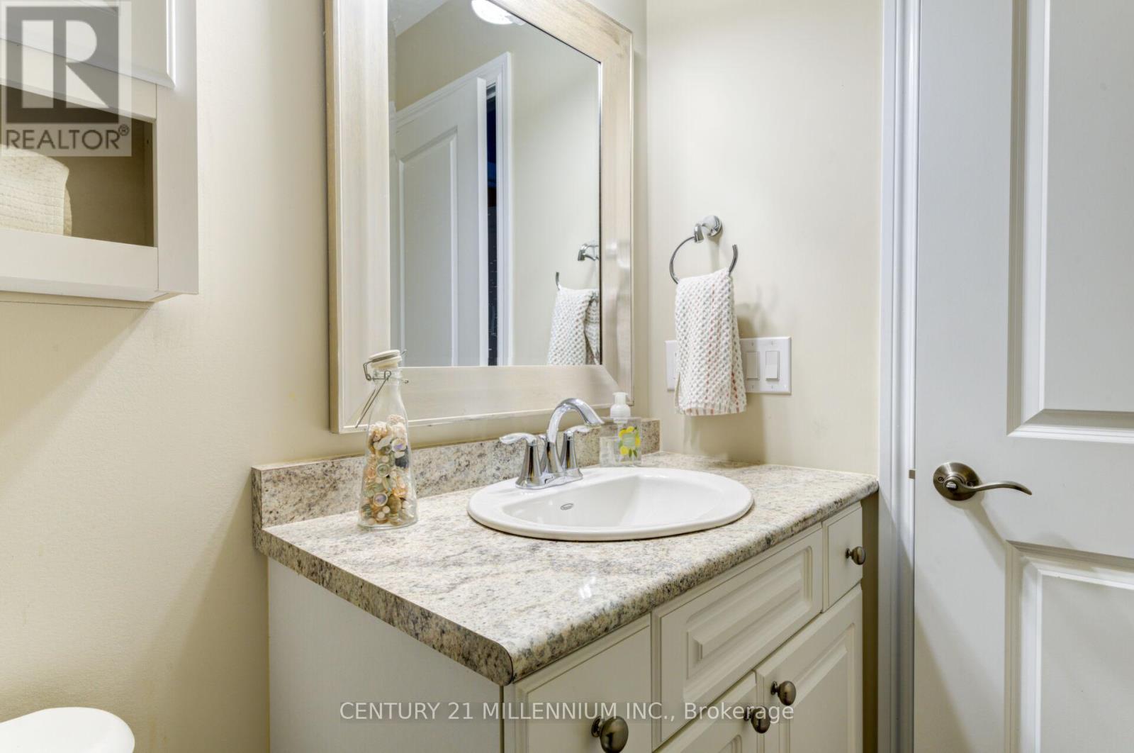 208 - 19a Yonge Street N, Springwater, Ontario  L0L 1P0 - Photo 11 - S12584760