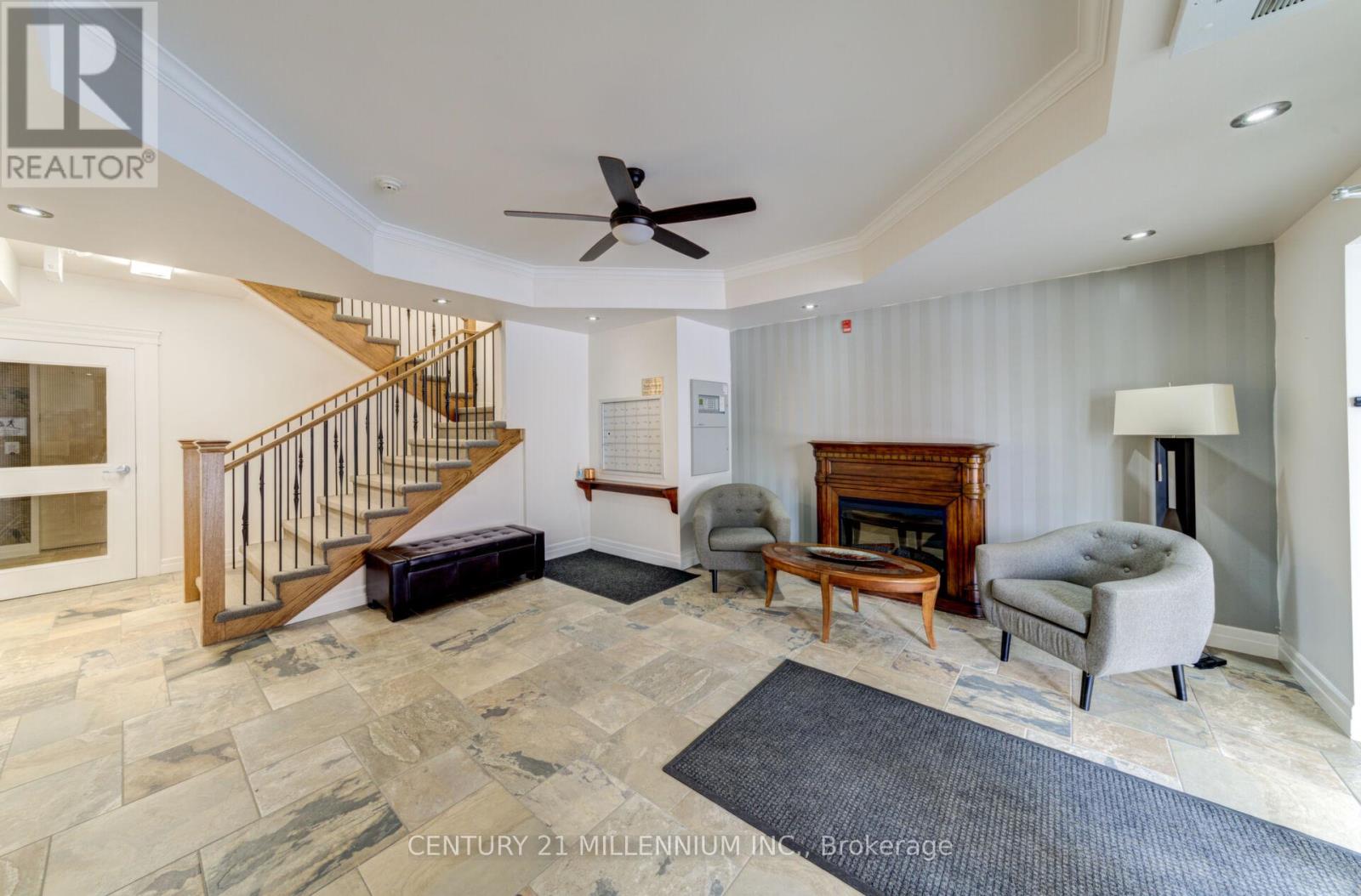 208 - 19a Yonge Street N, Springwater, Ontario  L0L 1P0 - Photo 17 - S12584760