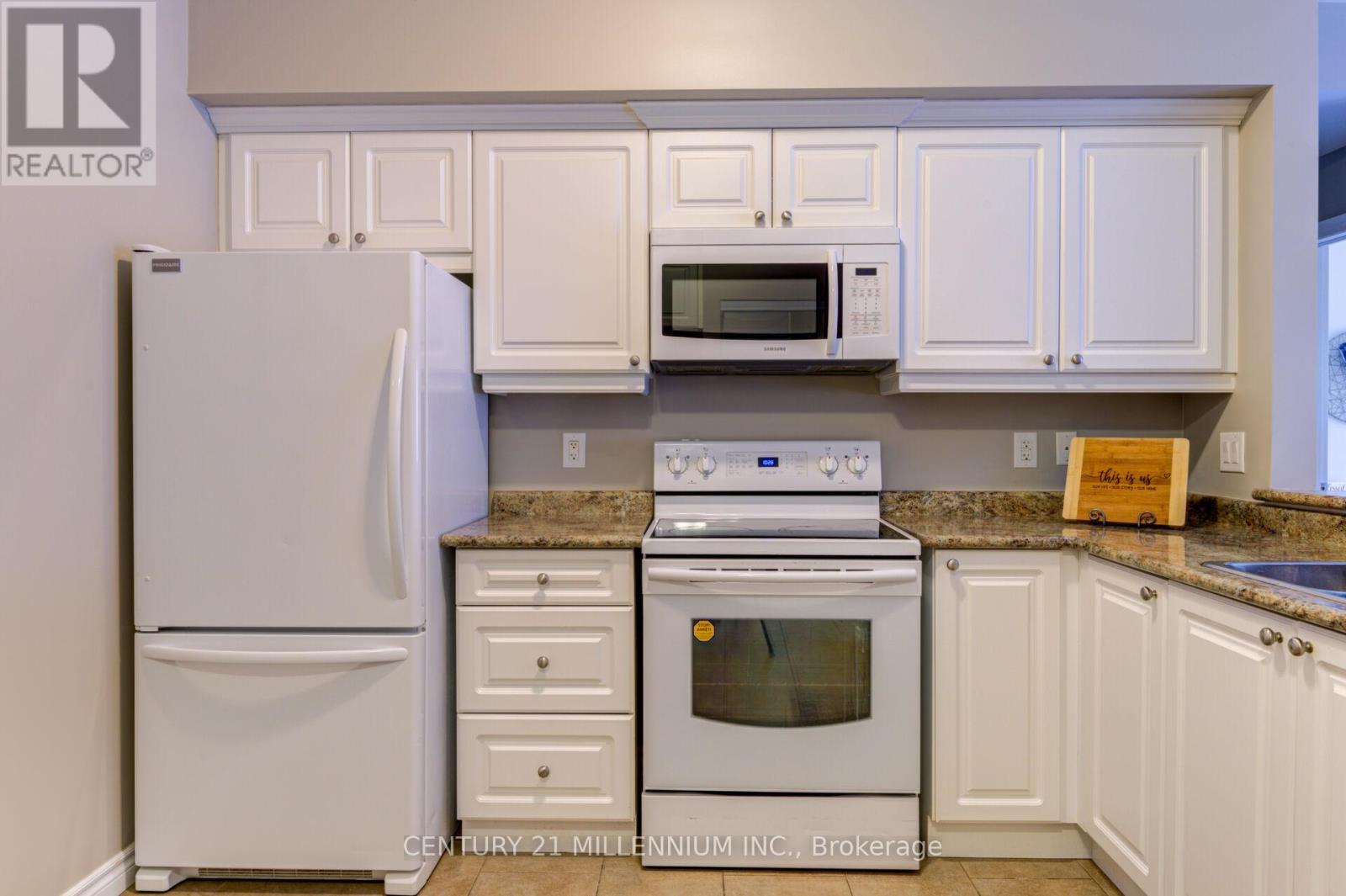 208 - 19a Yonge Street N, Springwater, Ontario  L0L 1P0 - Photo 20 - S12584760