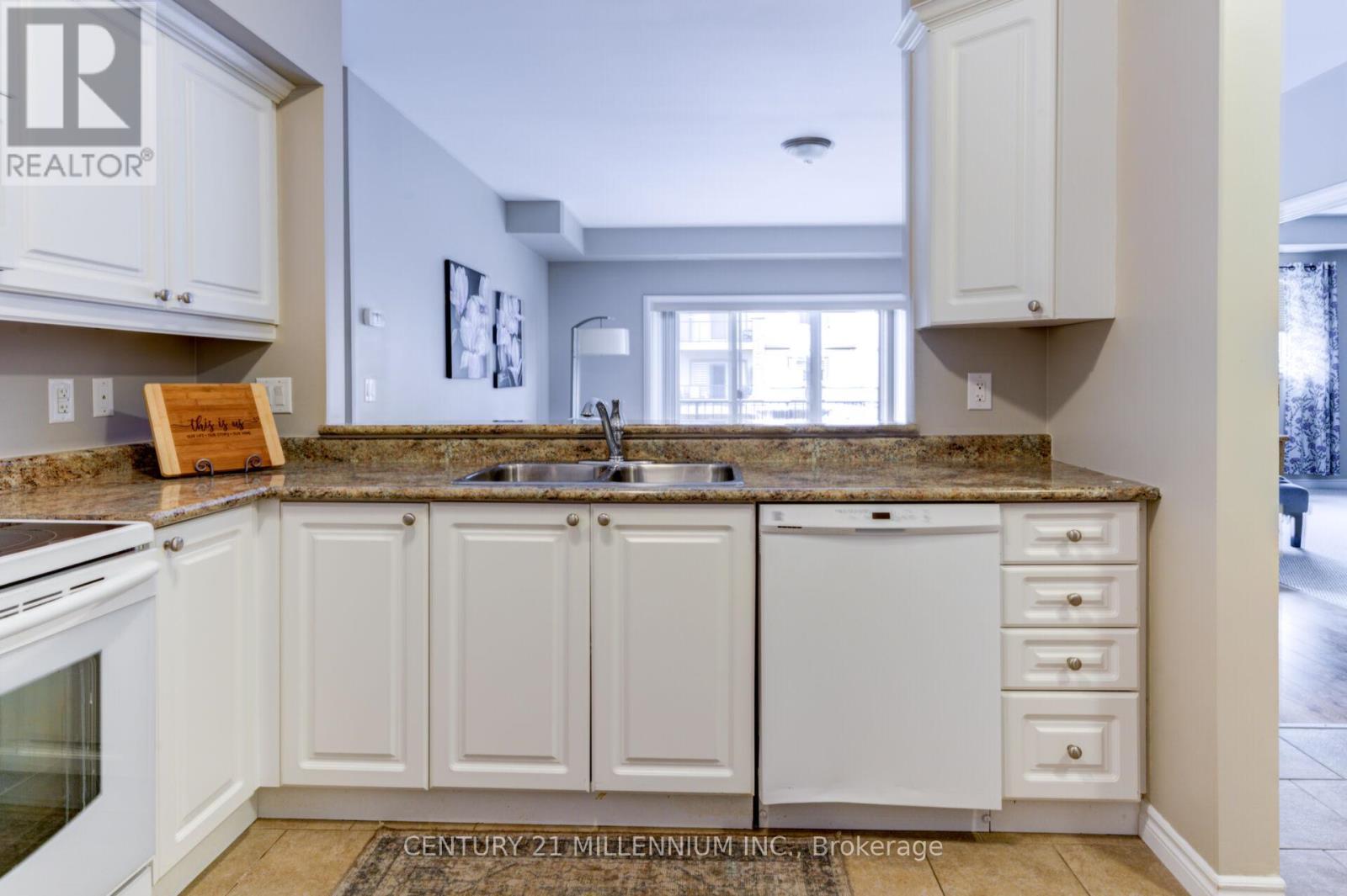 208 - 19a Yonge Street N, Springwater, Ontario  L0L 1P0 - Photo 21 - S12584760