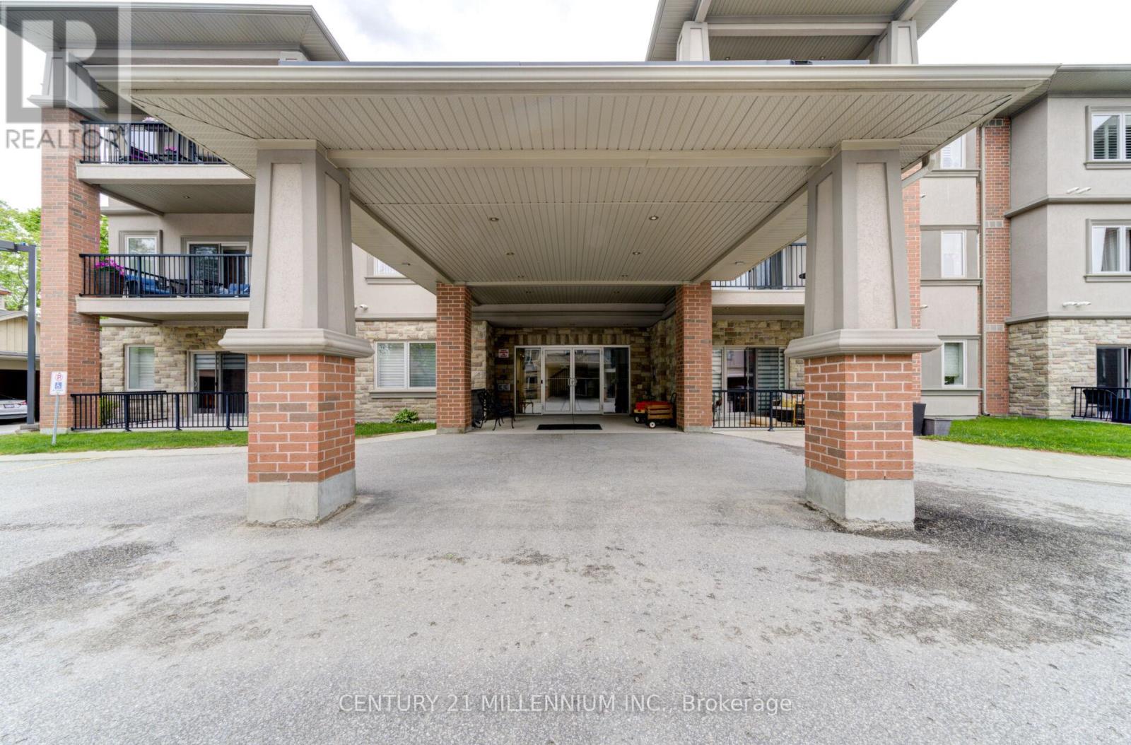 208 - 19a Yonge Street N, Springwater, Ontario  L0L 1P0 - Photo 3 - S12584760