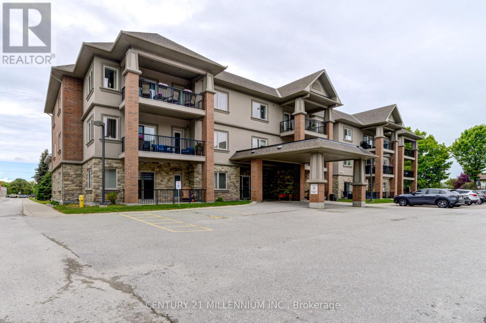 208 - 19a Yonge Street N, Springwater, Ontario  L0L 1P0 - Photo 5 - S12584760