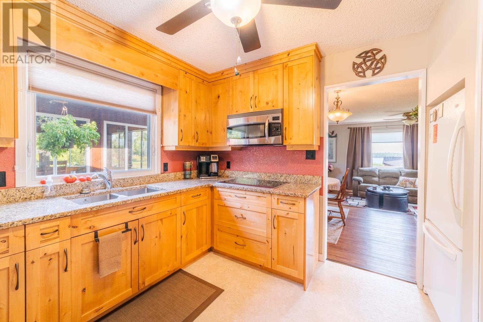 164 Winnipeg Ave, Minaki, Ontario P0X 1J0 - Photo 10 - TB252887