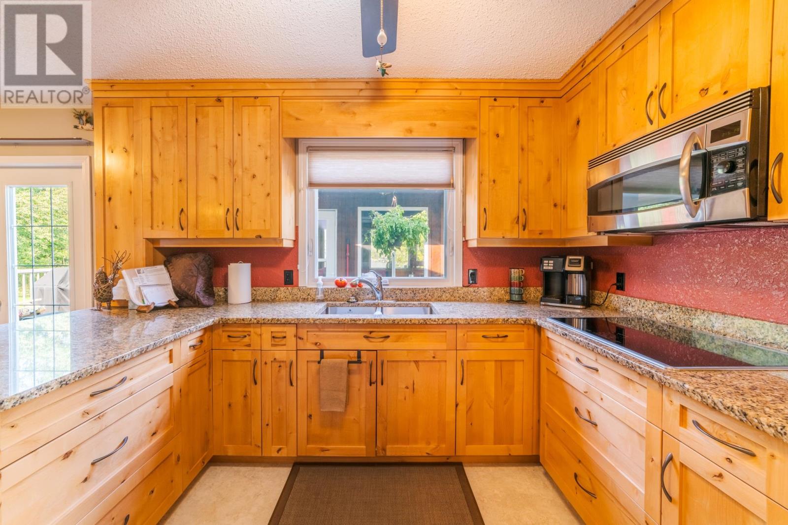 164 Winnipeg Ave, Minaki, Ontario P0X 1J0 - Photo 9 - TB252887