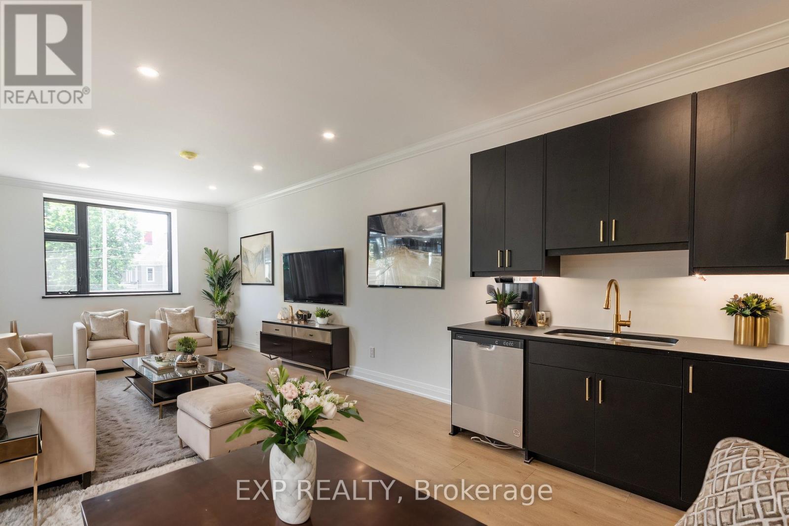 6 - 16 Hincks Street, St. Thomas, Ontario  N5R 5Z2 - Photo 2 - X12585048