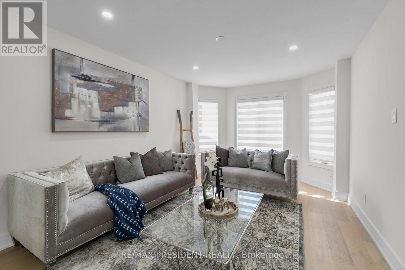 4430 Hearthside Drive, Mississauga, Ontario  L5R 1R3 - Photo 8 - W12584714