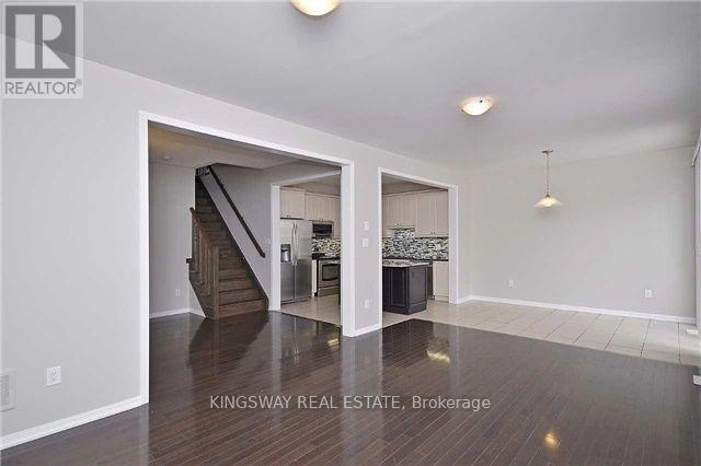 424 Zuest Crescent, Milton, Ontario  L9T 8B9 - Photo 7 - W12584724