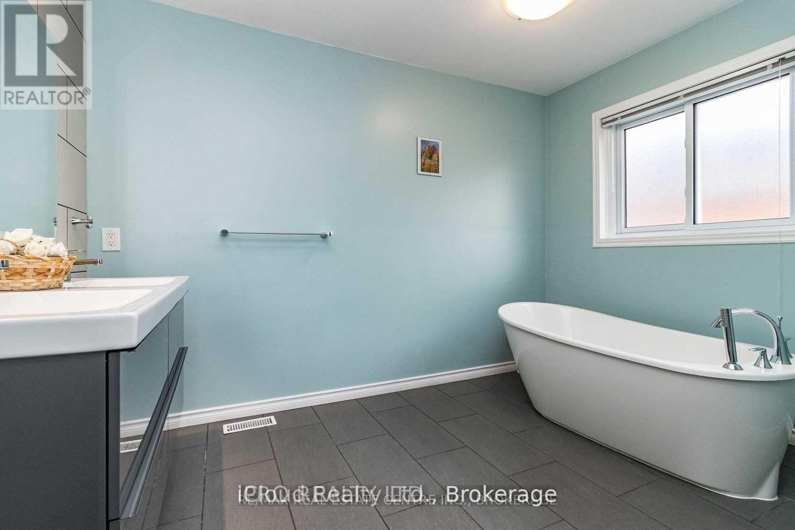 40 Muirland Crescent, Brampton, Ontario  L6X 4P4 - Photo 16 - W12584738