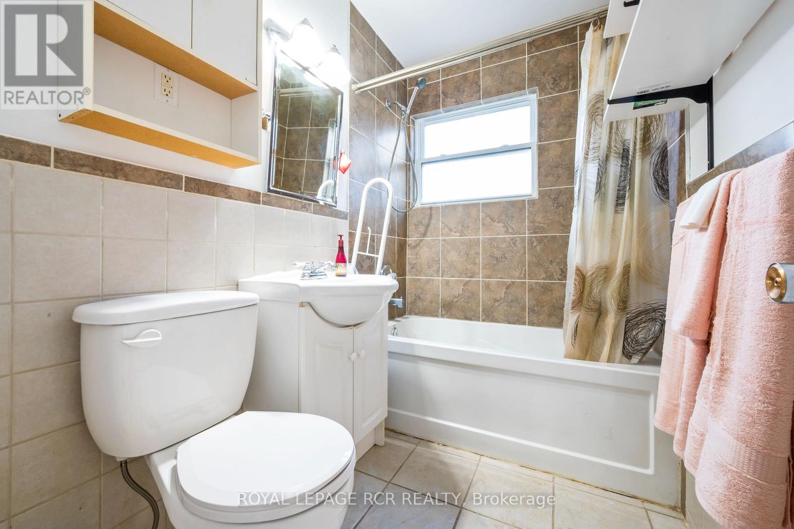 39 John Street, Orangeville, Ontario L9W 2P4 - Photo 14 - W12584776