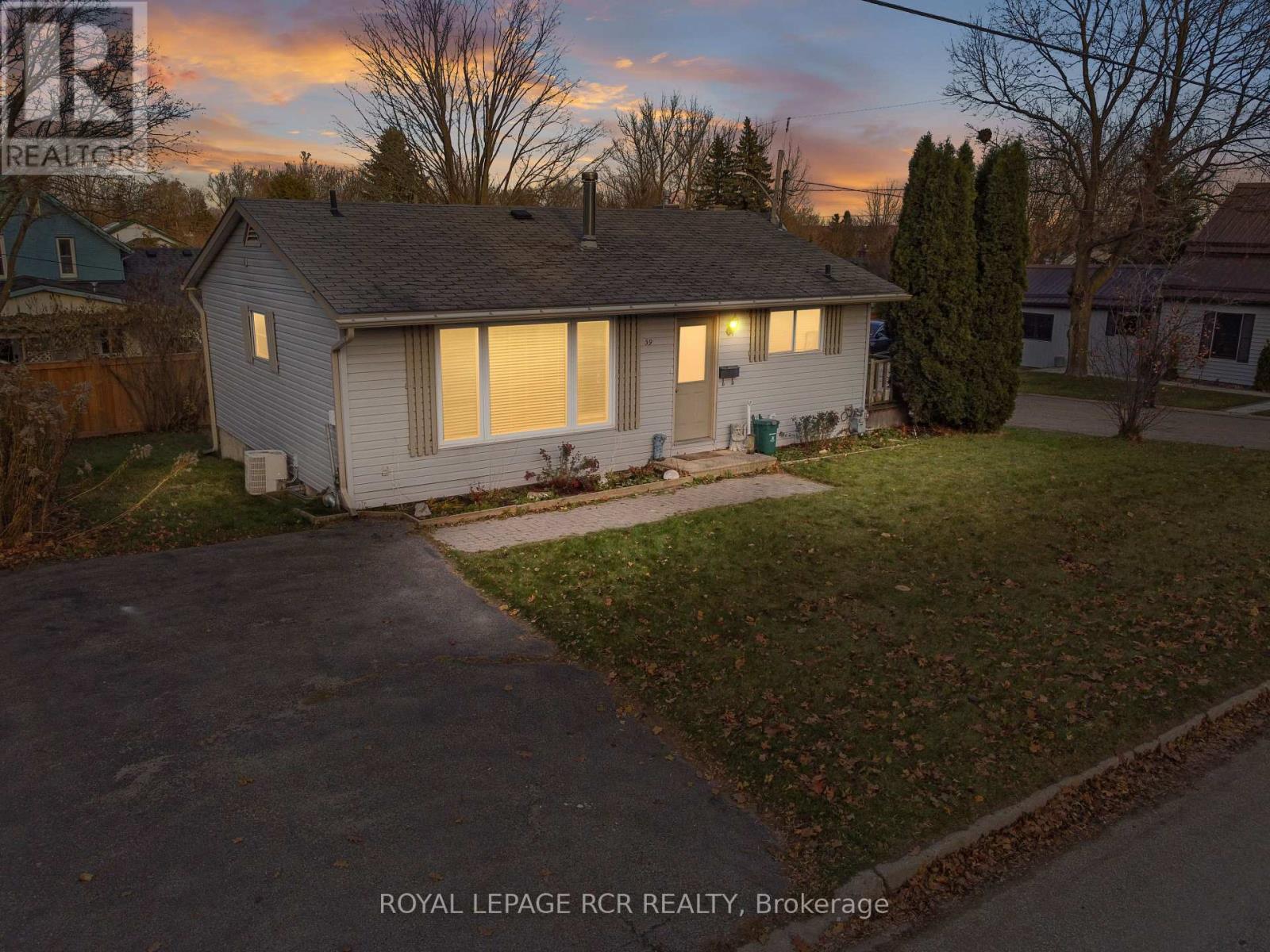 39 John Street, Orangeville, Ontario L9W 2P4 - Photo 22 - W12584776