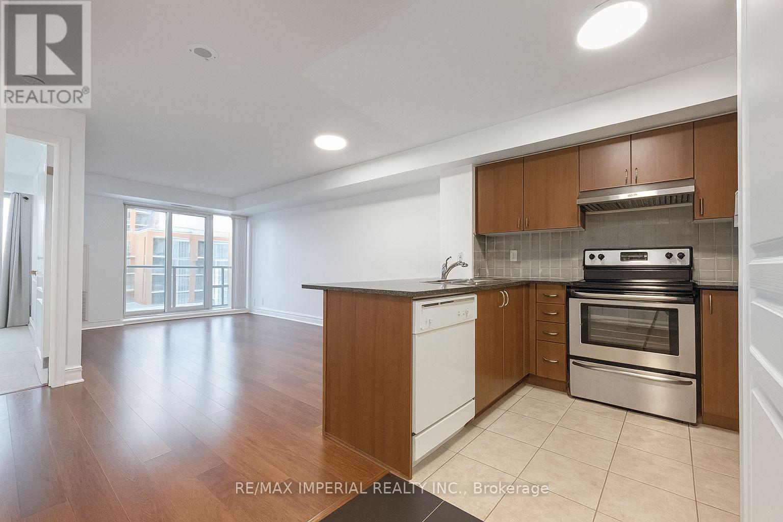 606 - 75 South Town Centre Boulevard, Markham, Ontario  L6G 0B3 - Photo 4 - N12440202