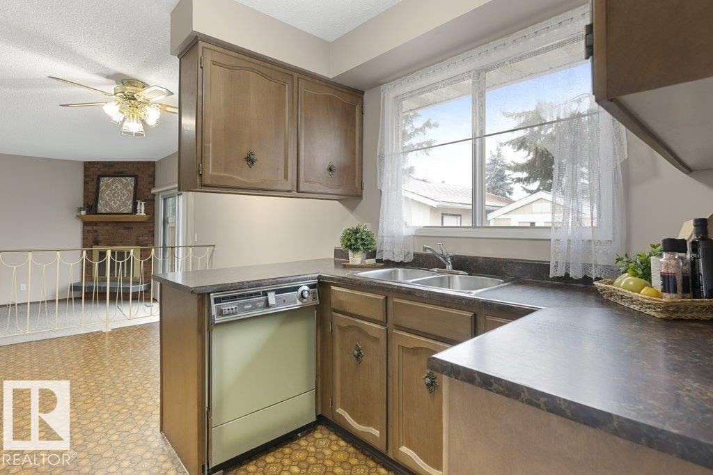 23 Lorraine Cr, St. Albert, Alberta  T8N 2R4 - Photo 13 - E4466949