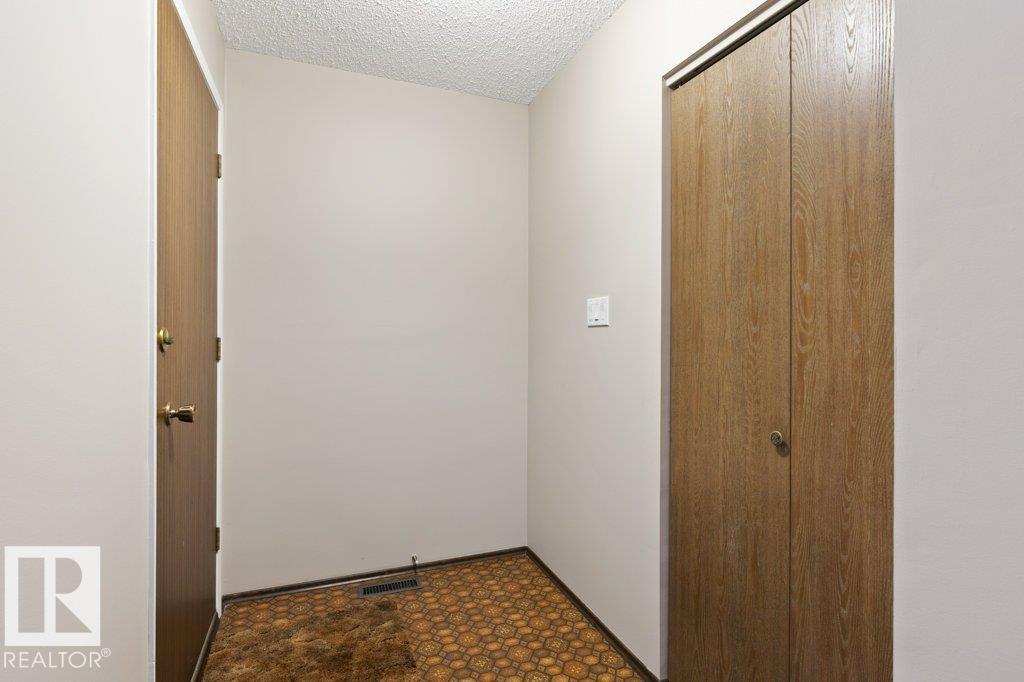 23 Lorraine Cr, St. Albert, Alberta  T8N 2R4 - Photo 5 - E4466949