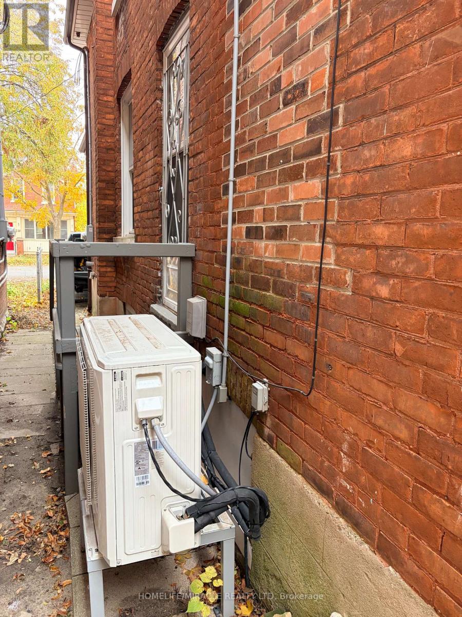 201 Darling Street, Brantford, Ontario  N3S 3W8 - Photo 15 - X12584766